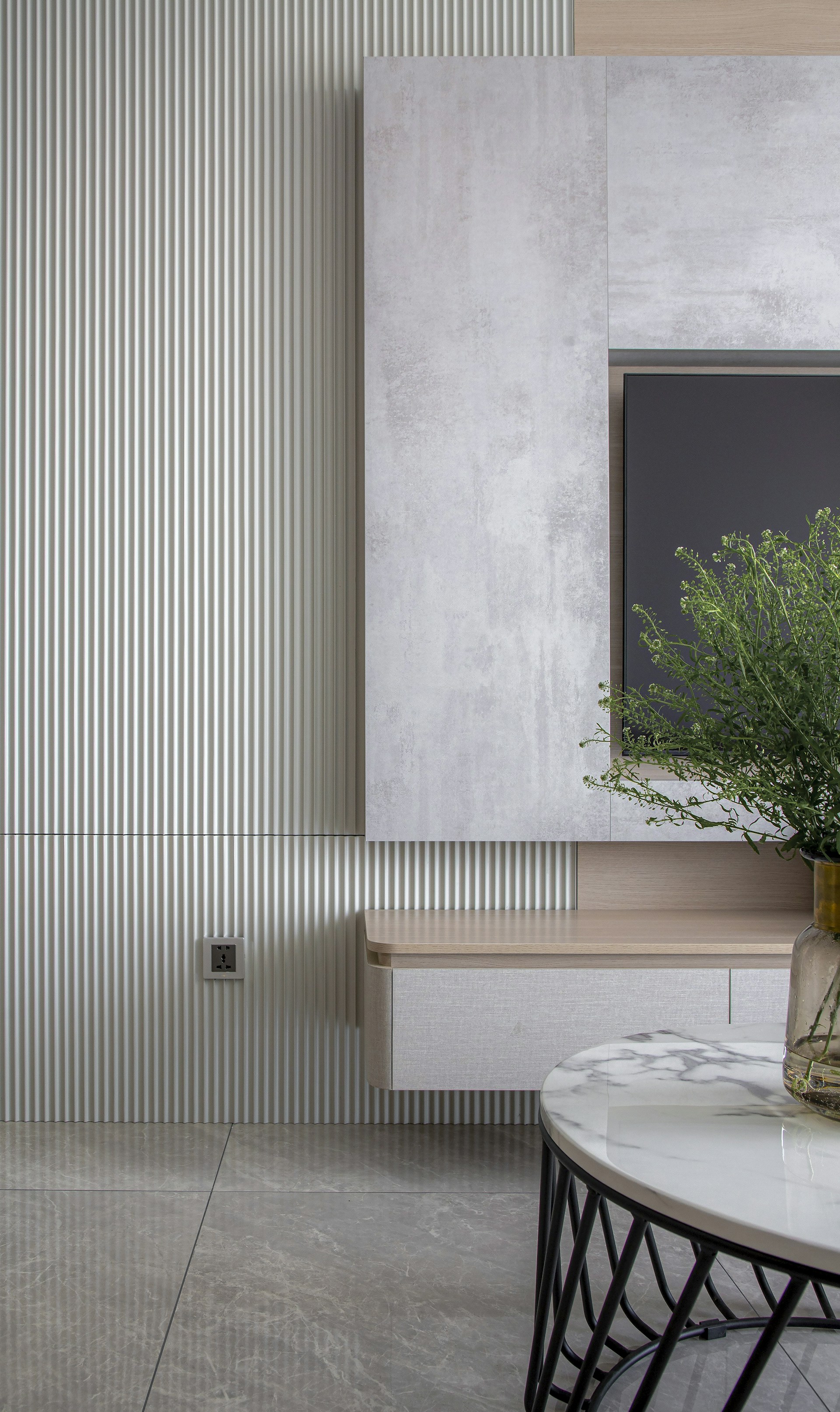 black and white bed linen