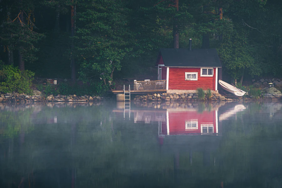 A red sauna on the lakeshore