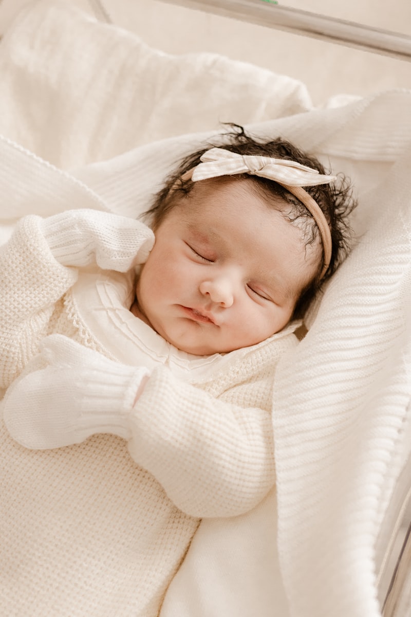 ニューボーンフォトの安全対策ガイド｜赤ちゃんを守る撮影の注意点