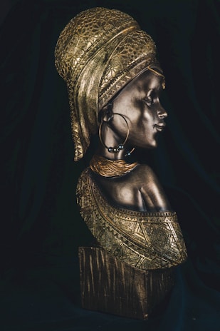 A stunning sculpture representing the strength of African heritage.