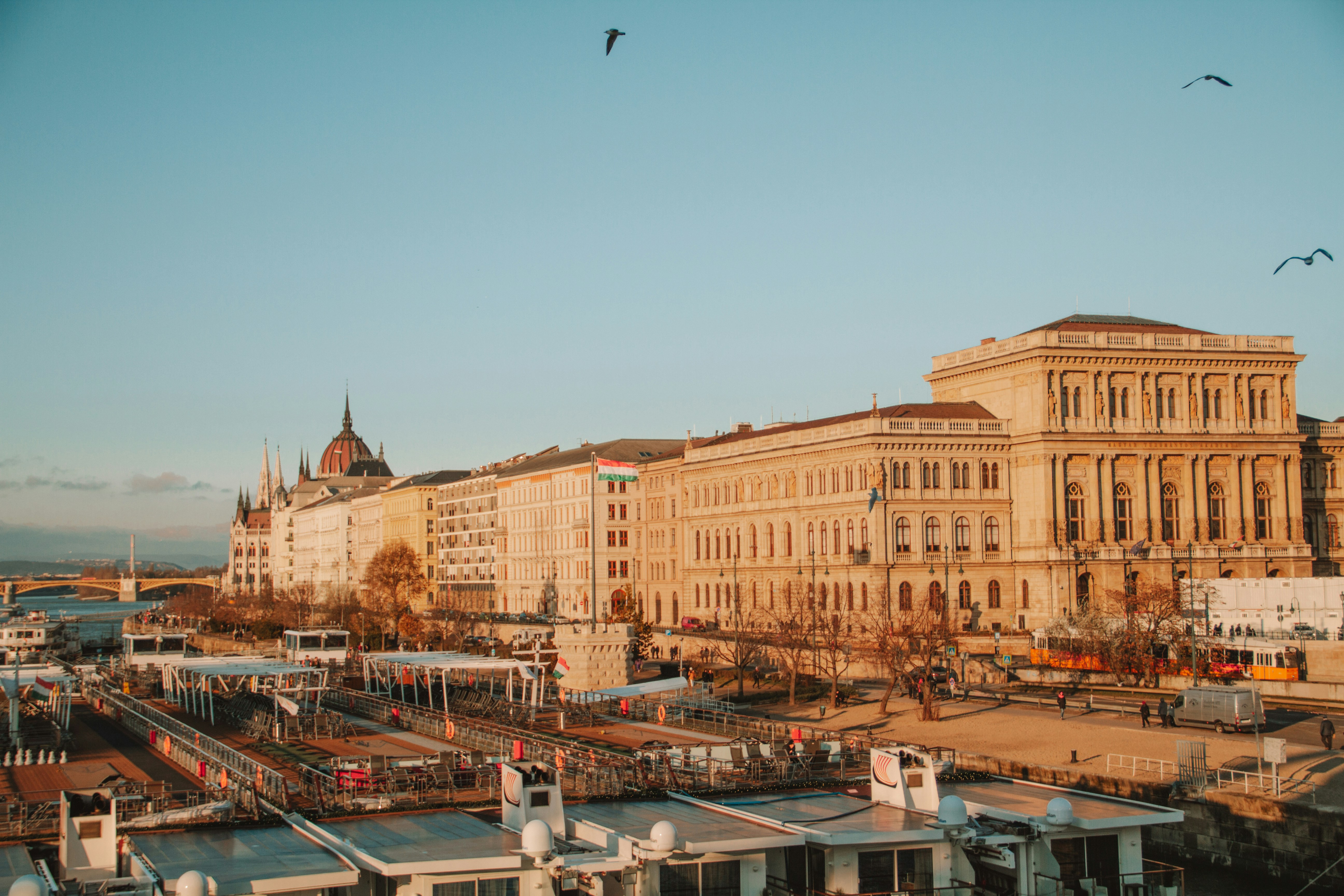 Image by Ingrid Martinussen via Unsplash