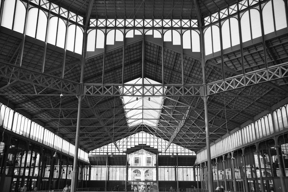 a black and white photo of a large building