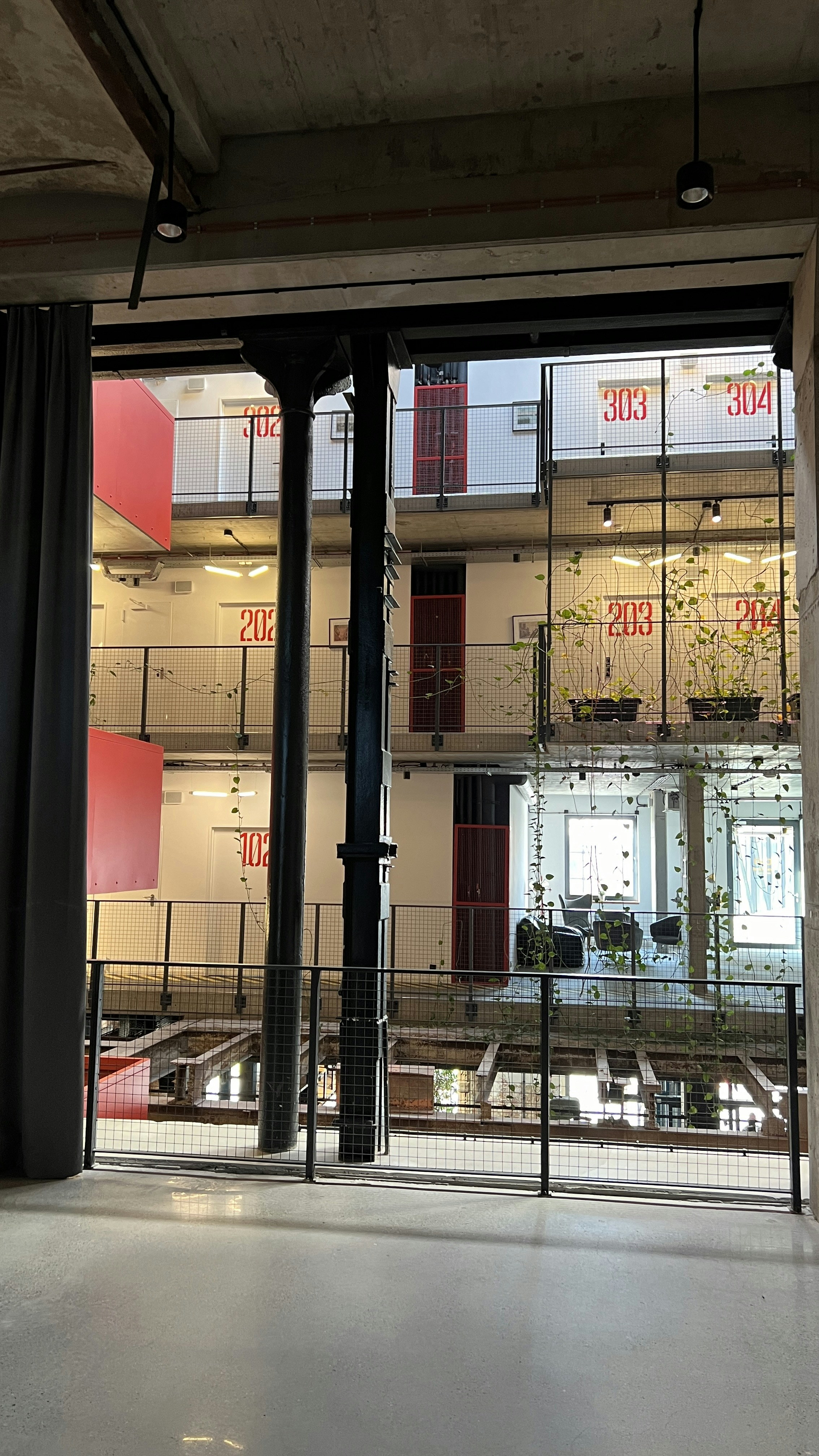 Transforming Small Spaces: Bold Modern Industrial Style Design Ideas