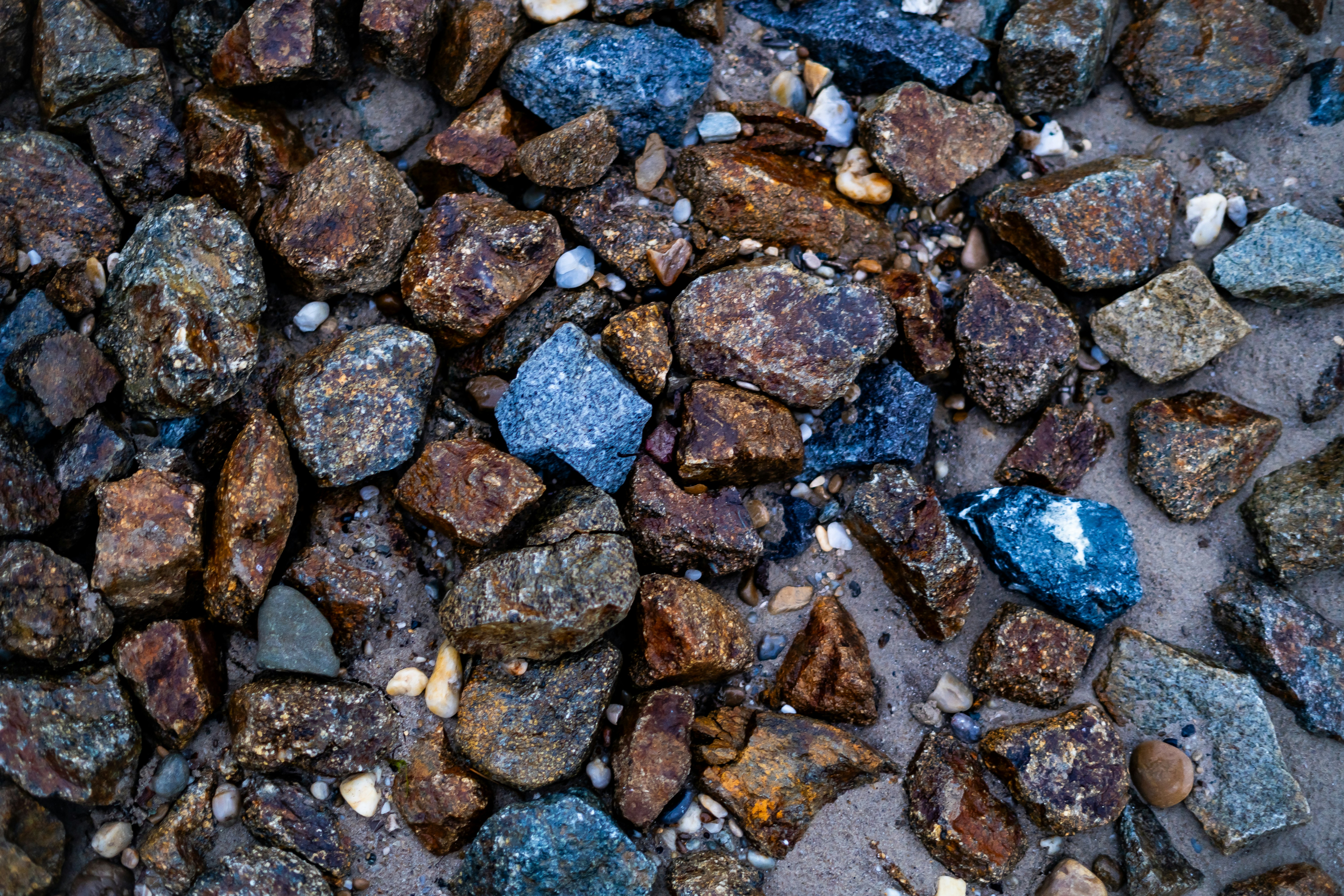 Steine am Fluss. by GeorgKrause