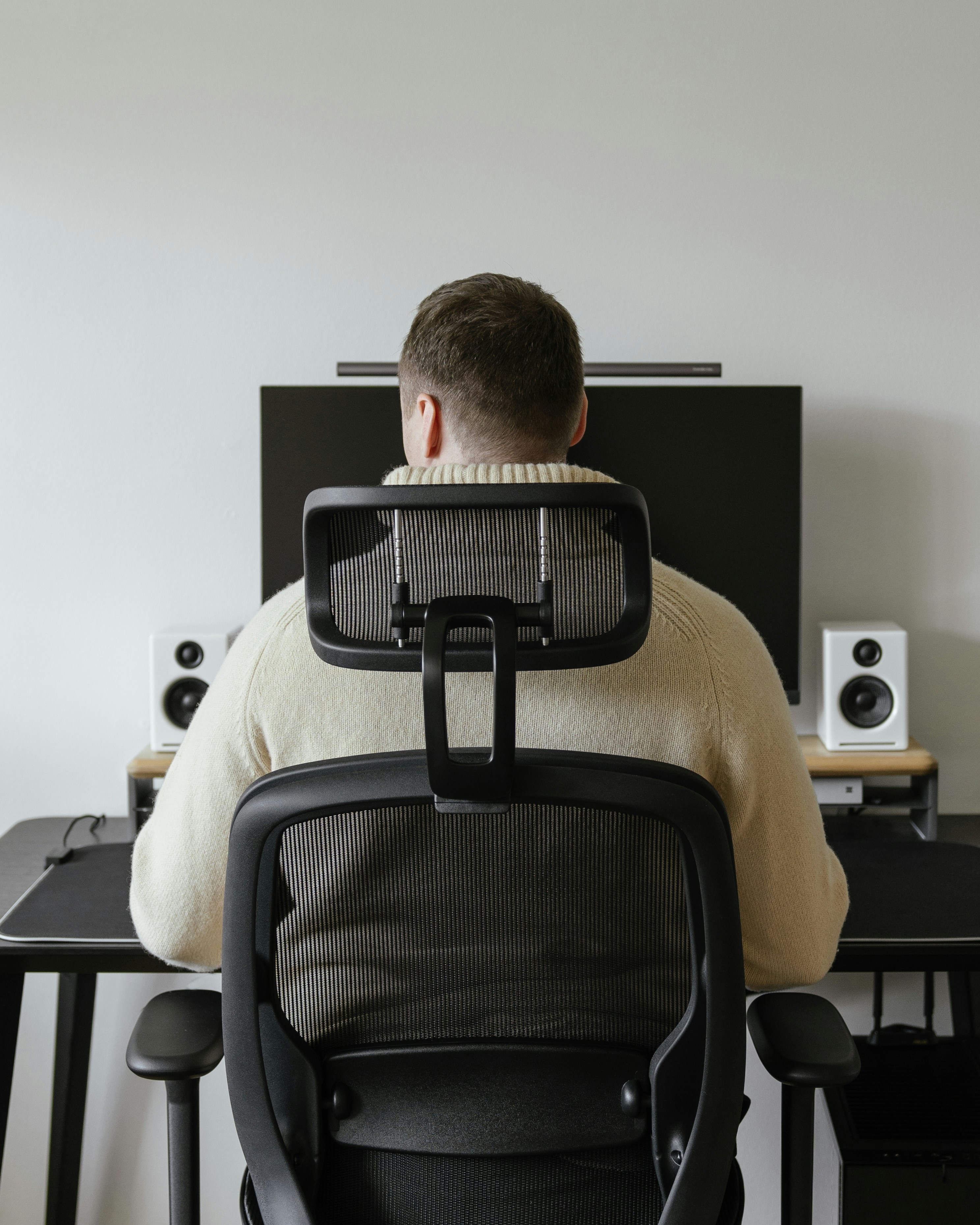 why our ergonomic chairs reduce back pain by 40%