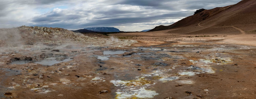 Una fuente termal en medio de un desierto