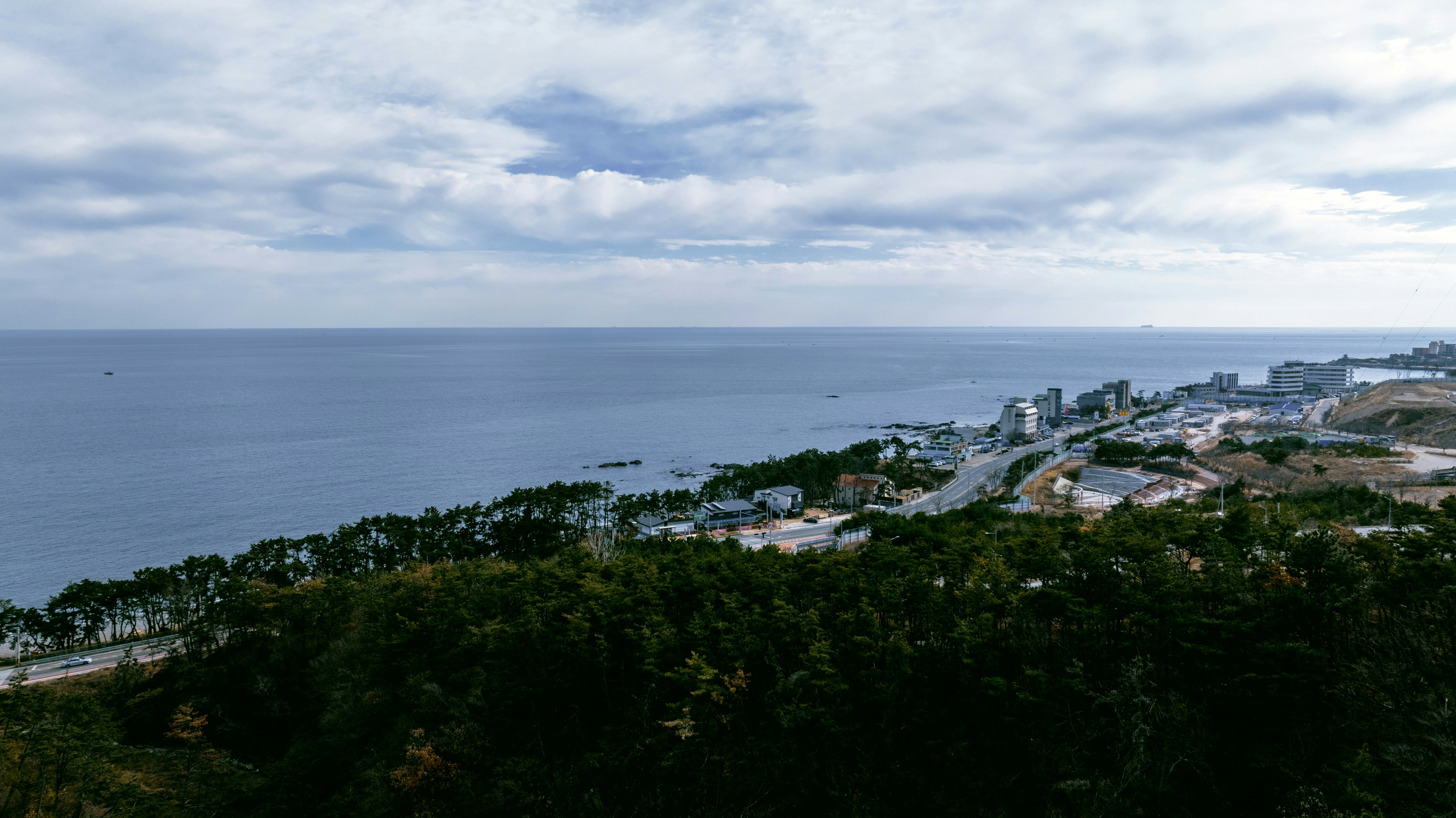 Photo by rawkkim