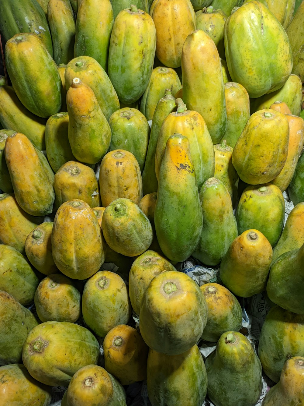 un tas de mangues posées les unes sur les autres