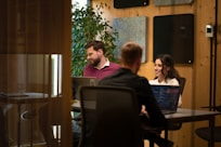 Guide on how to hire a digital marketing agency for business success and growth.