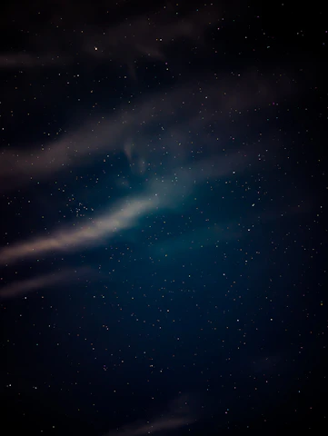 Céu estrelado, onde a Lua Repousa