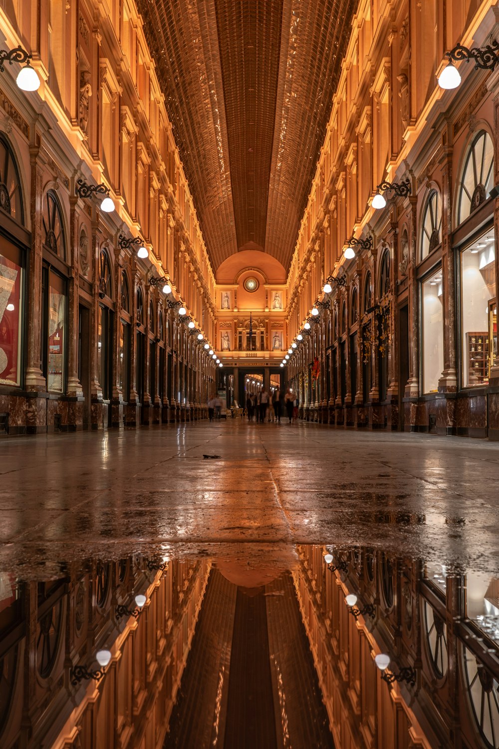 a large building with a lot of windows in it