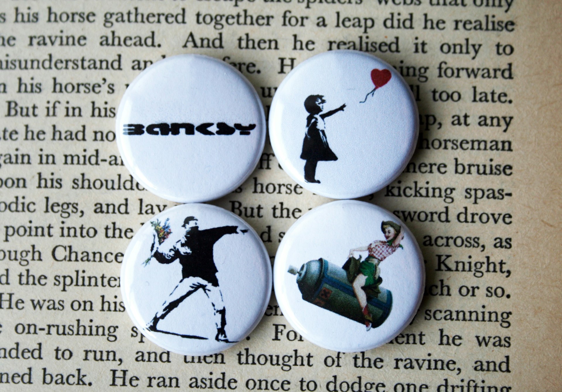 black and white bed linen