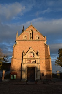 Historic church facade in Xanxerê with detailed architecture and a bright sunny day