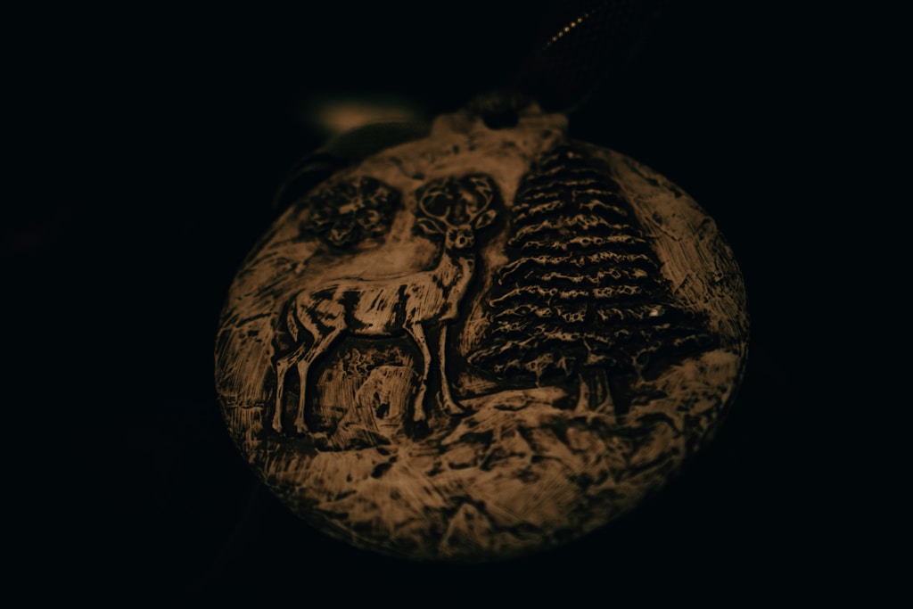 Figura de Madera Tallada