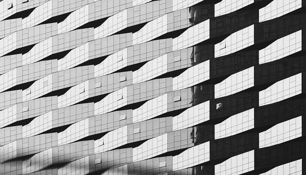 a black and white photo of a building