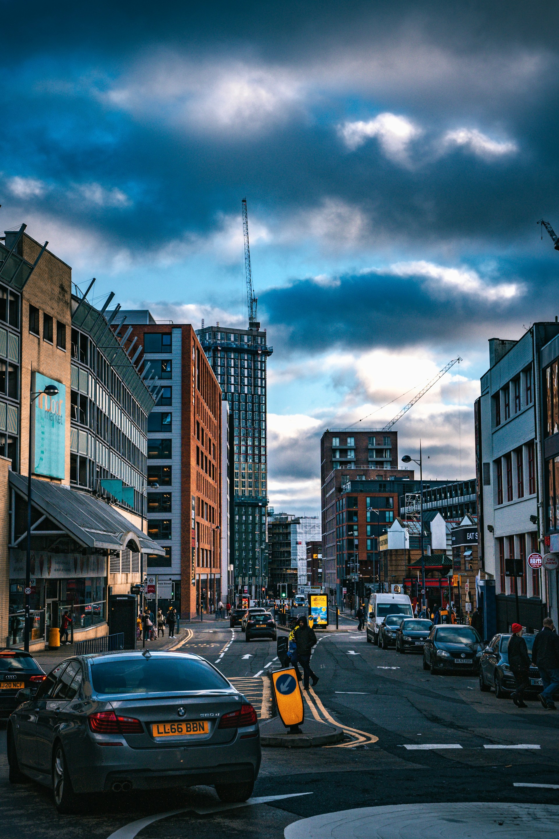black and white bed linen
