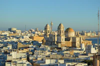 Best Outdoor Seating Restaurants in Cadiz for Dining Under Open Skies