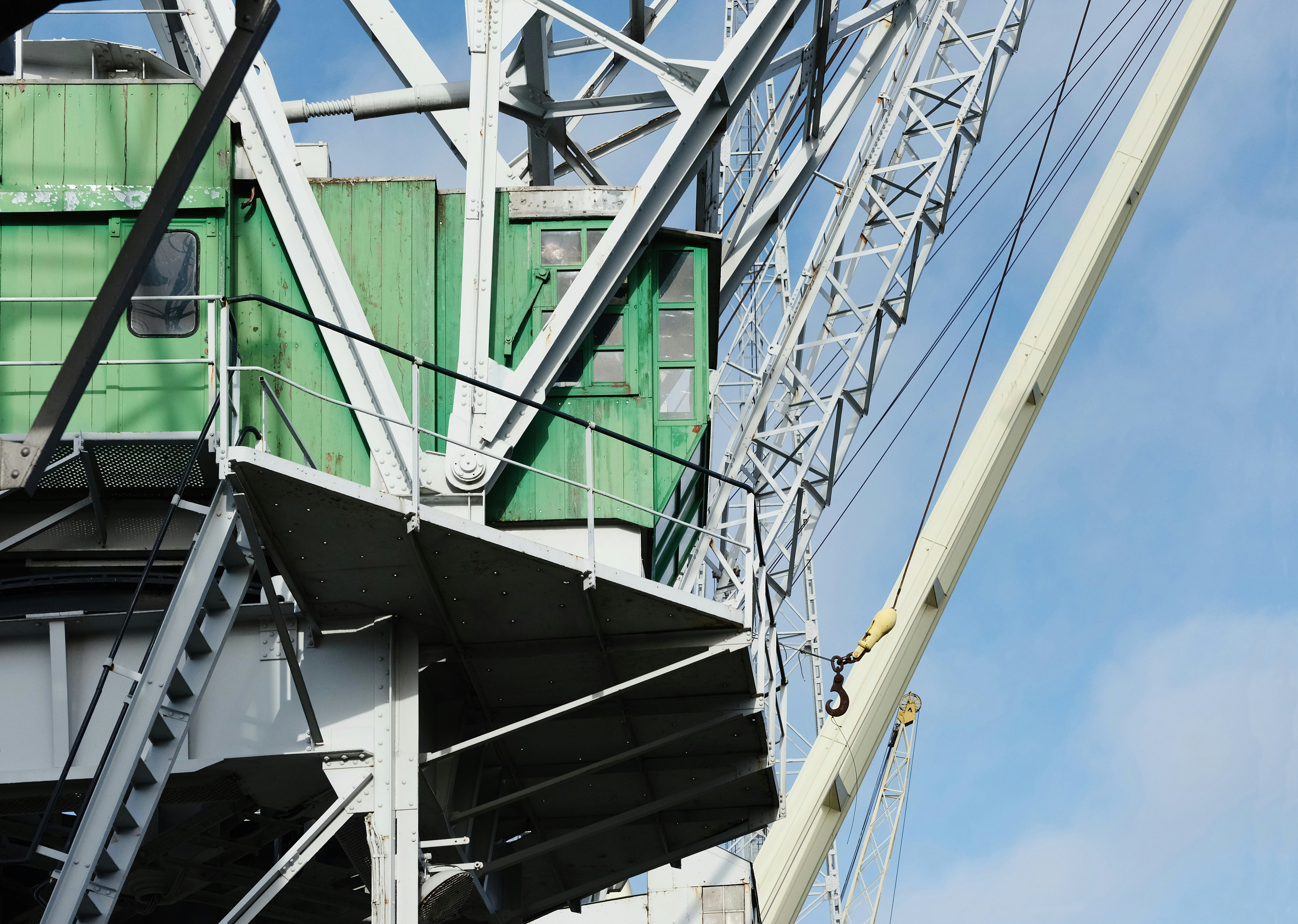 Heavy-Duty Crane Controller