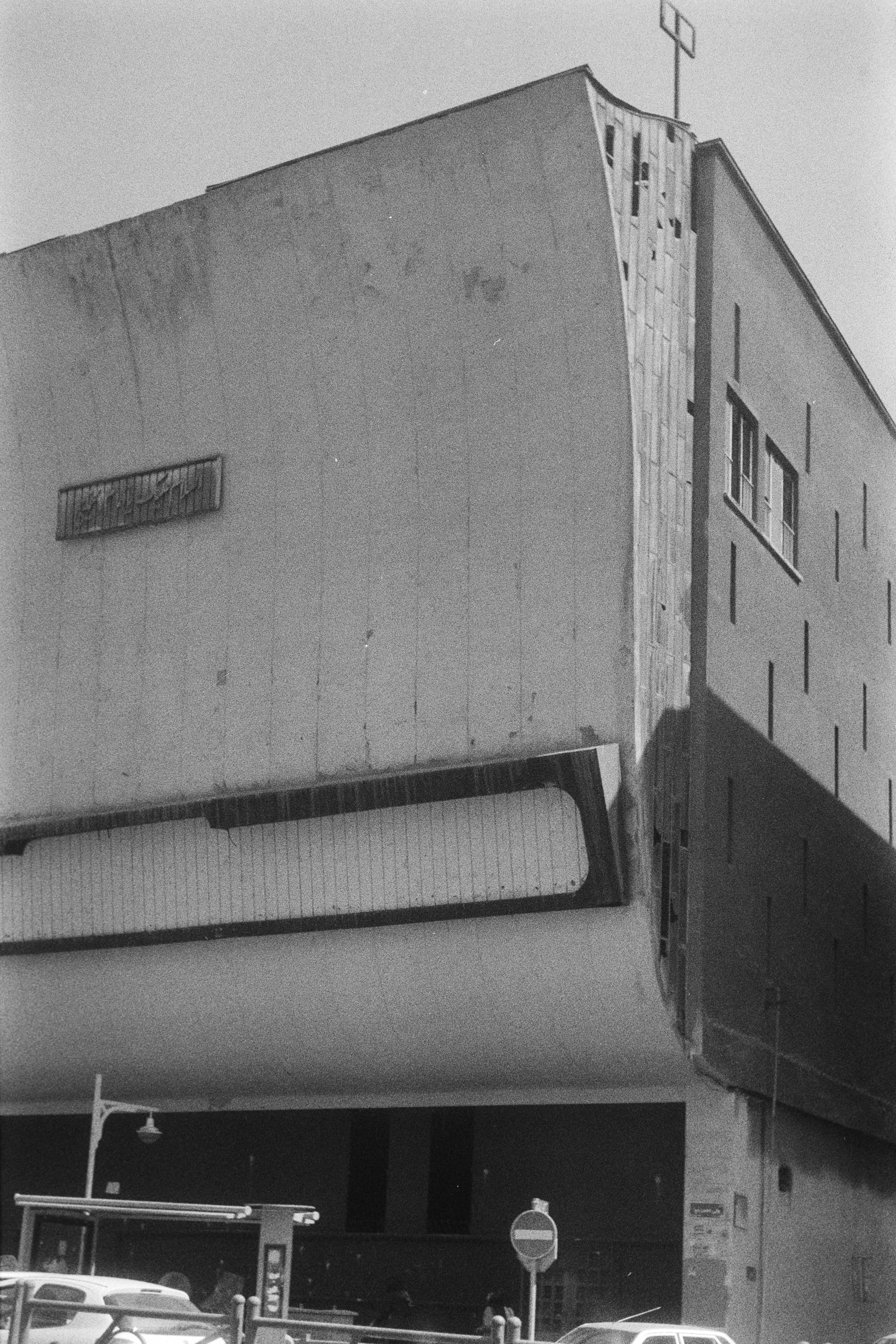 Photo by anitarahalzadeh