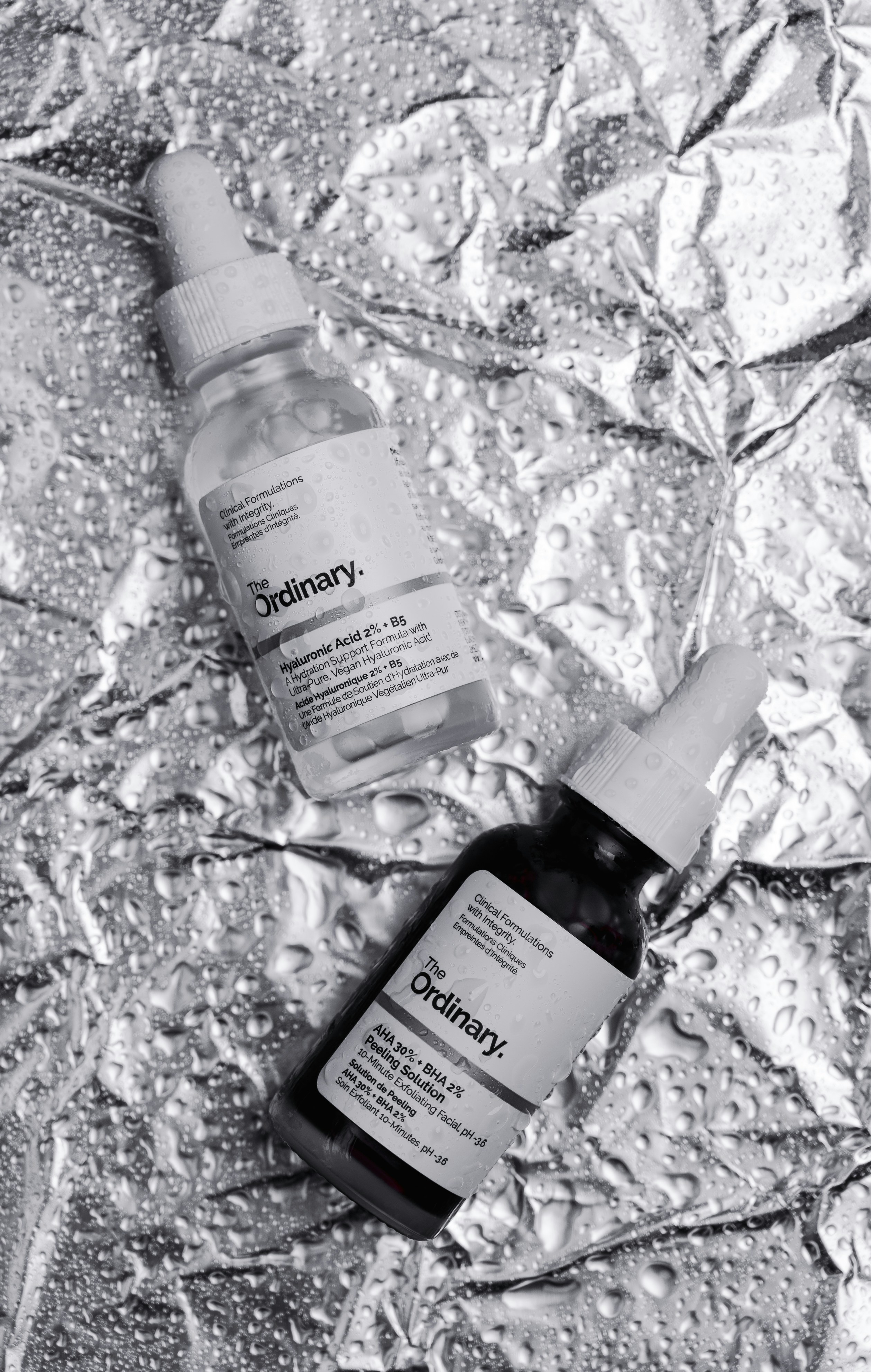 quelques bouteilles posées sur le sol