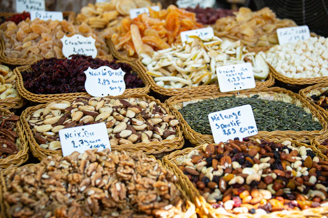 Getrocknete Früchte und Nüsse