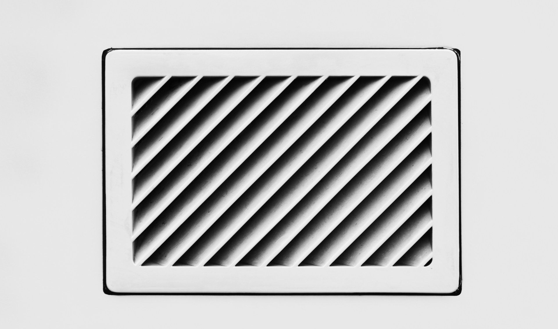gray computer monitor