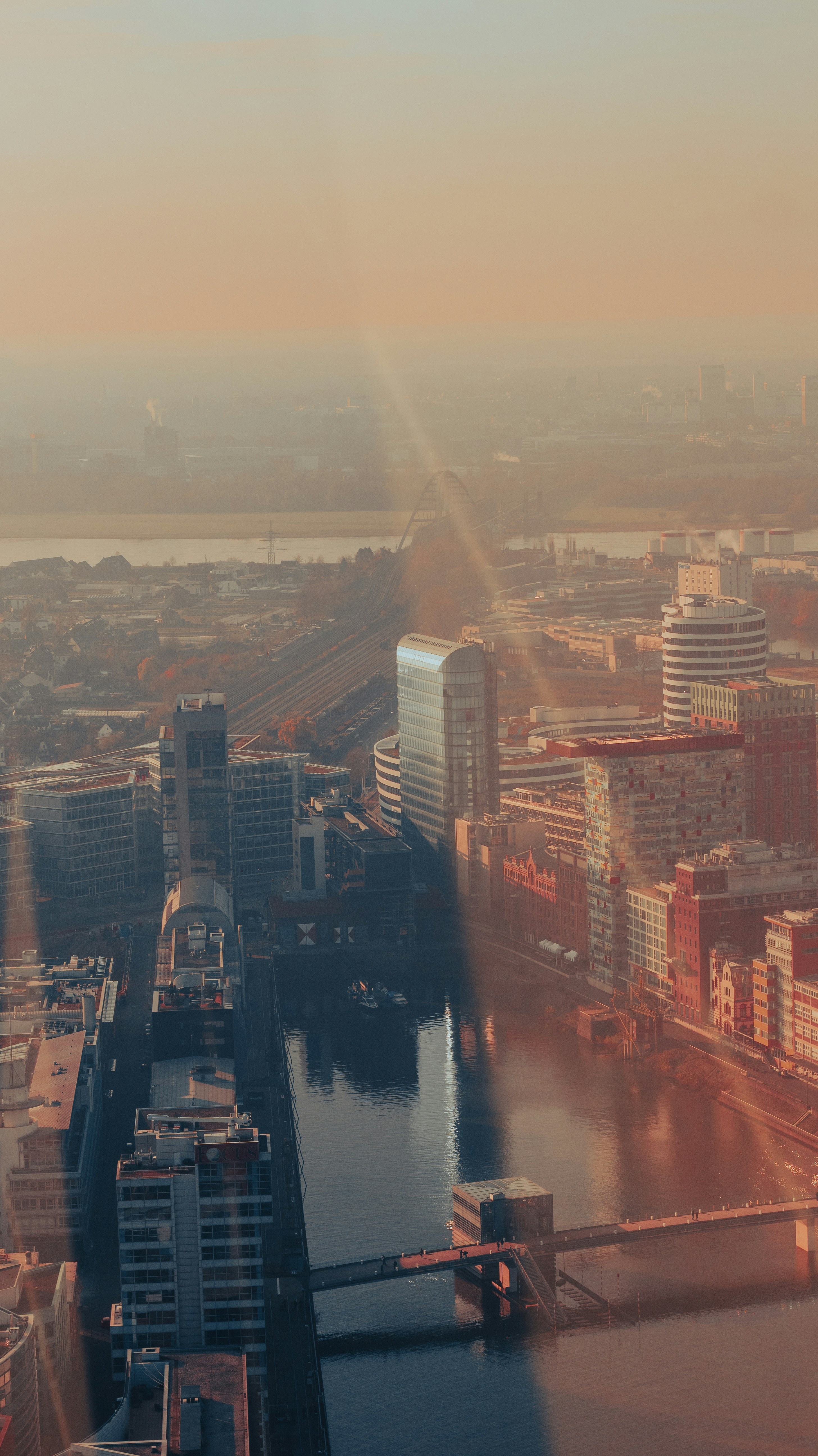 Photo by benjirokaneki