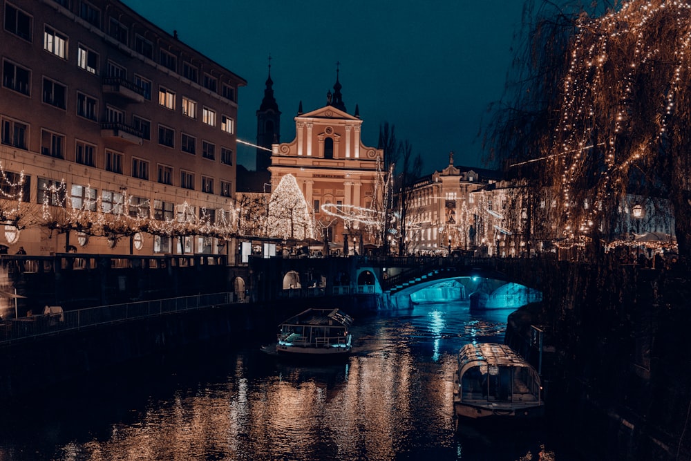 a river that has some boats in it