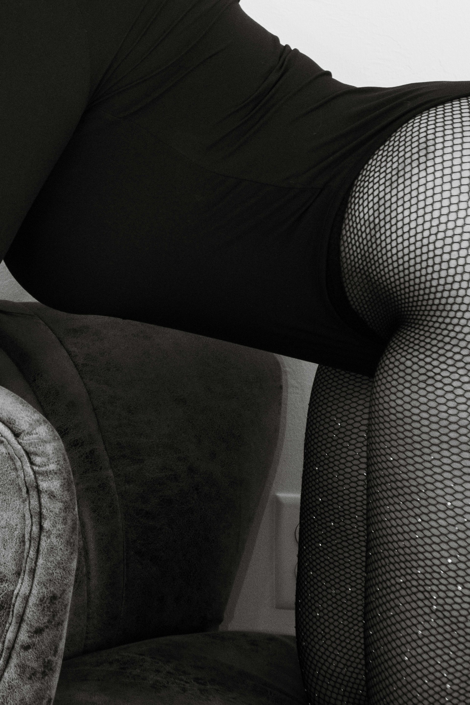 gray computer monitor