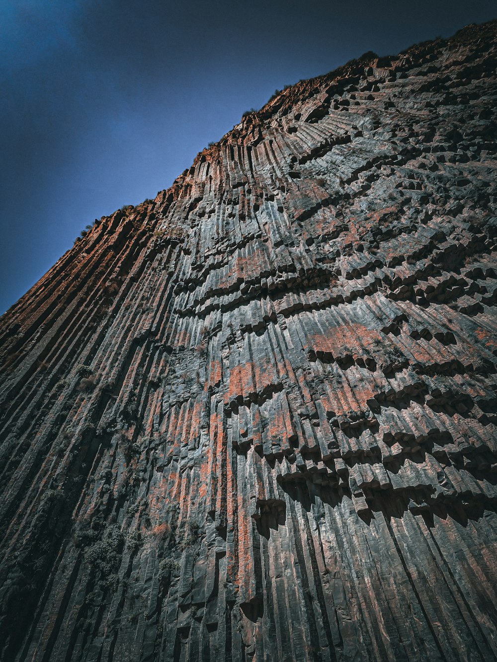 a view of the top of a rock formation