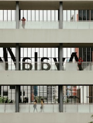 A hierarchical grid illustrating leader, managers, and employees connected.