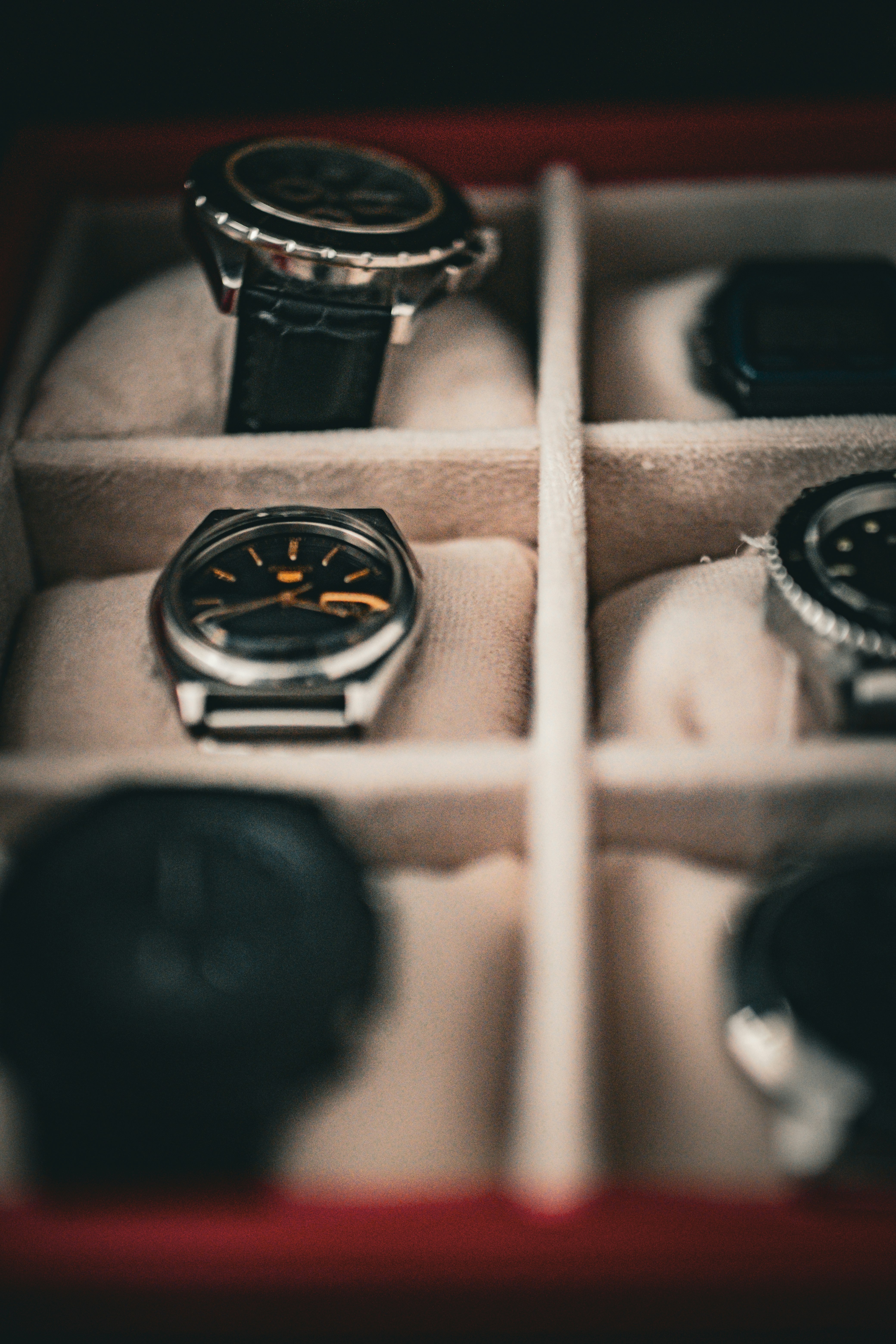 Elegant Watches & Jewelry