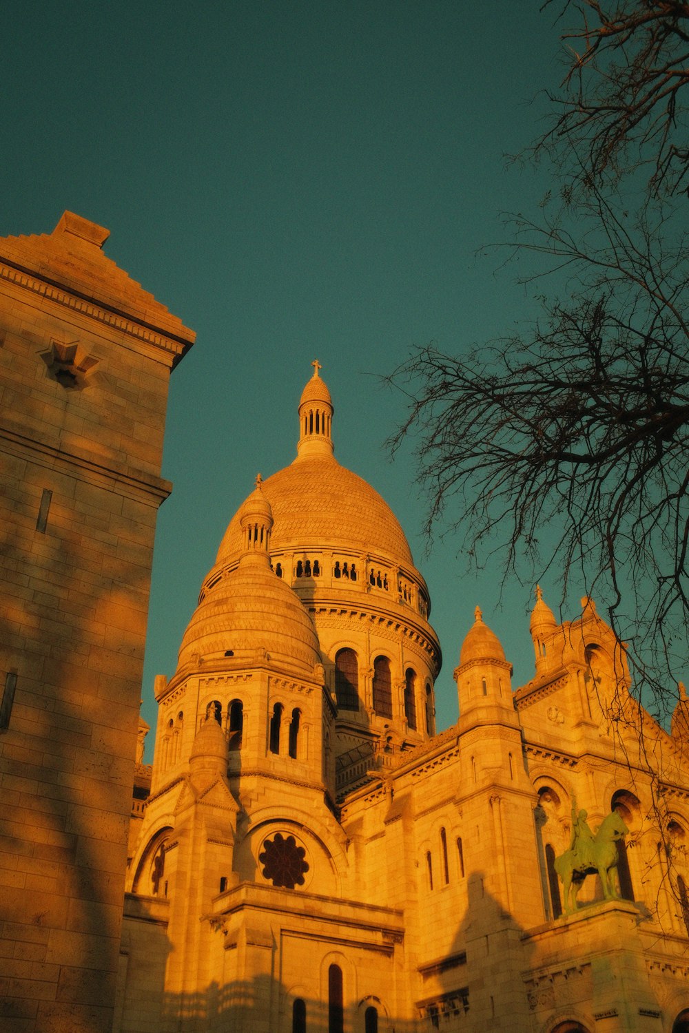 a large building with a dome on top of it