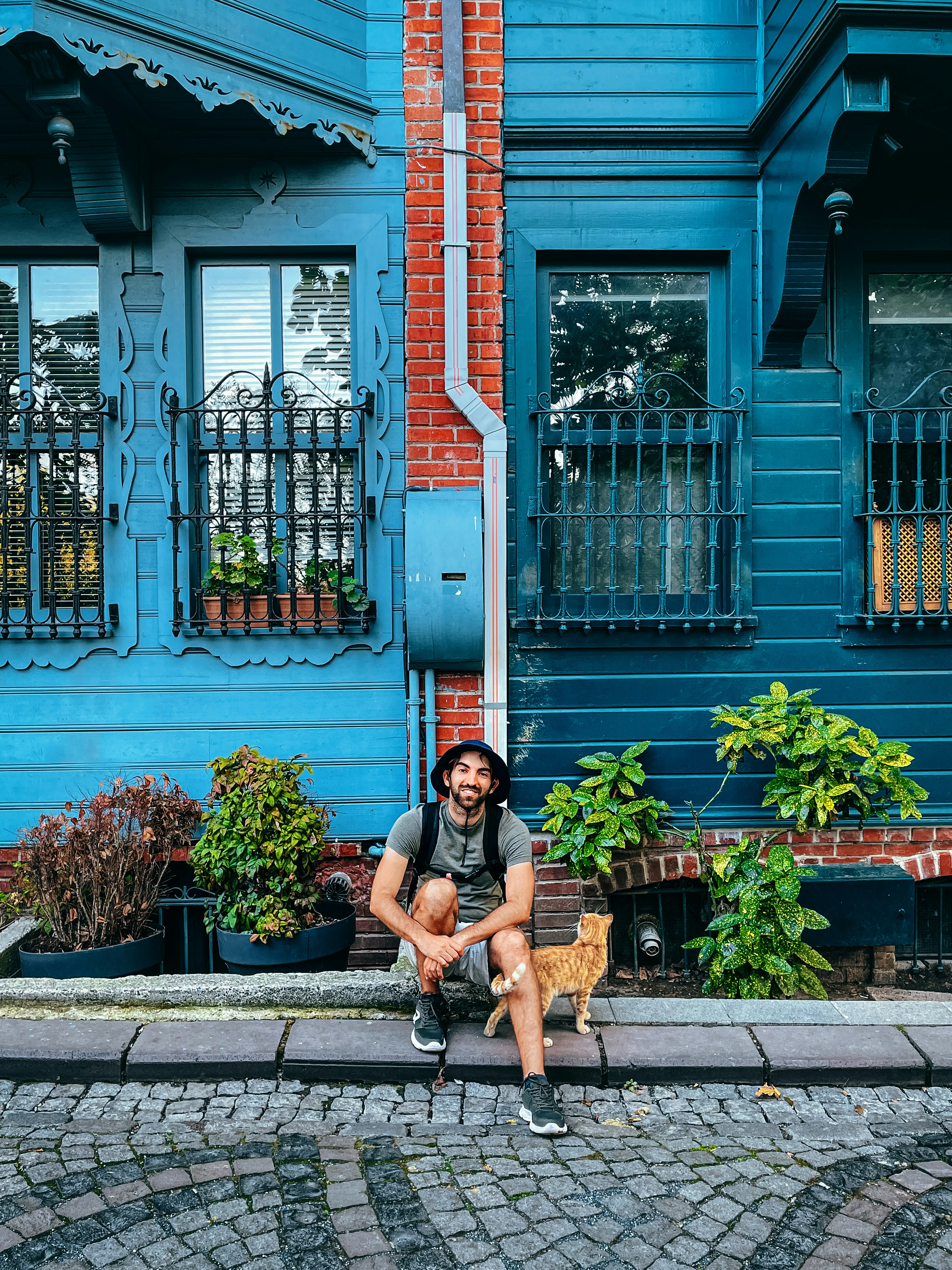 Expat Life: Pros and Cons of Living in [Country]