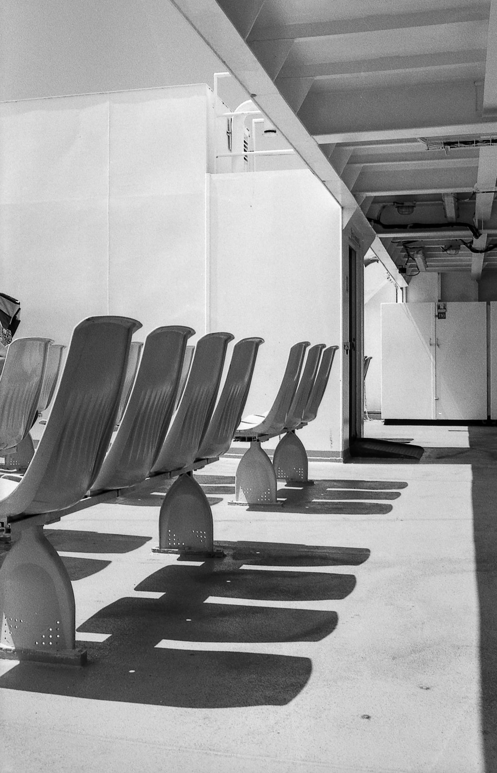 a row of chairs sitting next to each other