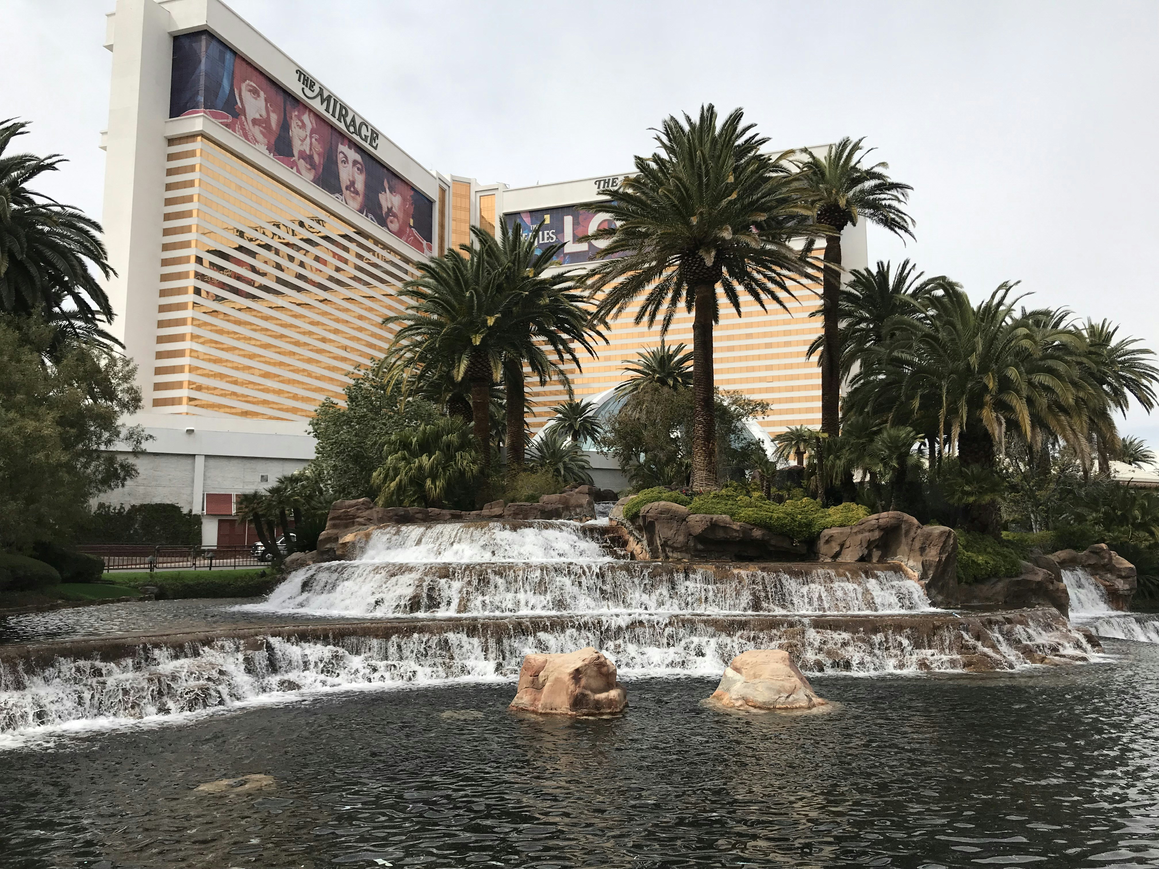 a view of the mirage hotel casino in Las Vegas