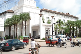 Commercial land along a busy strategic road in Côte d'Ivoire.