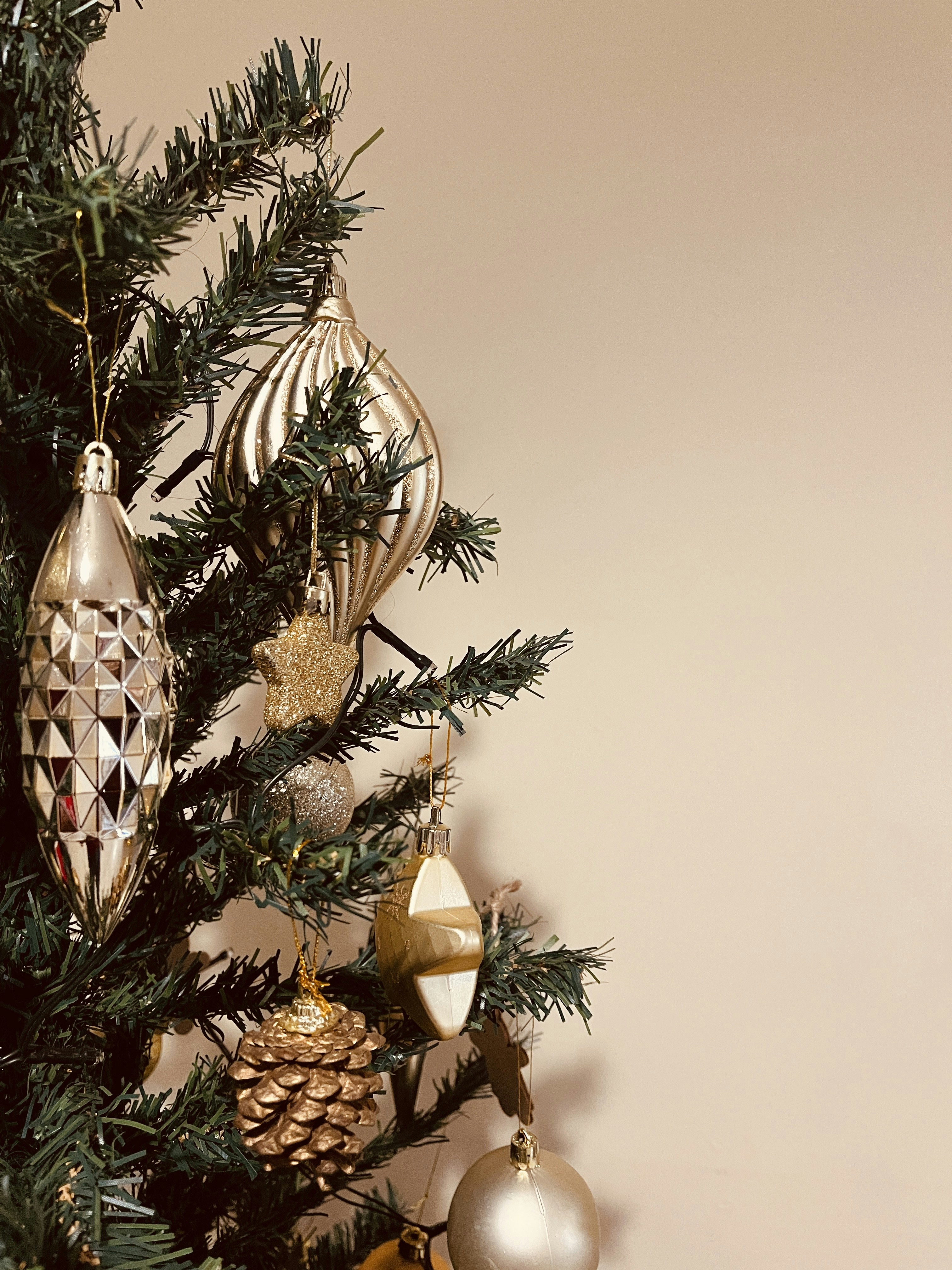 holiday wallpaper cozy, wallpaper, Quick Holiday Crafts for Adults: Festive Fun! 2