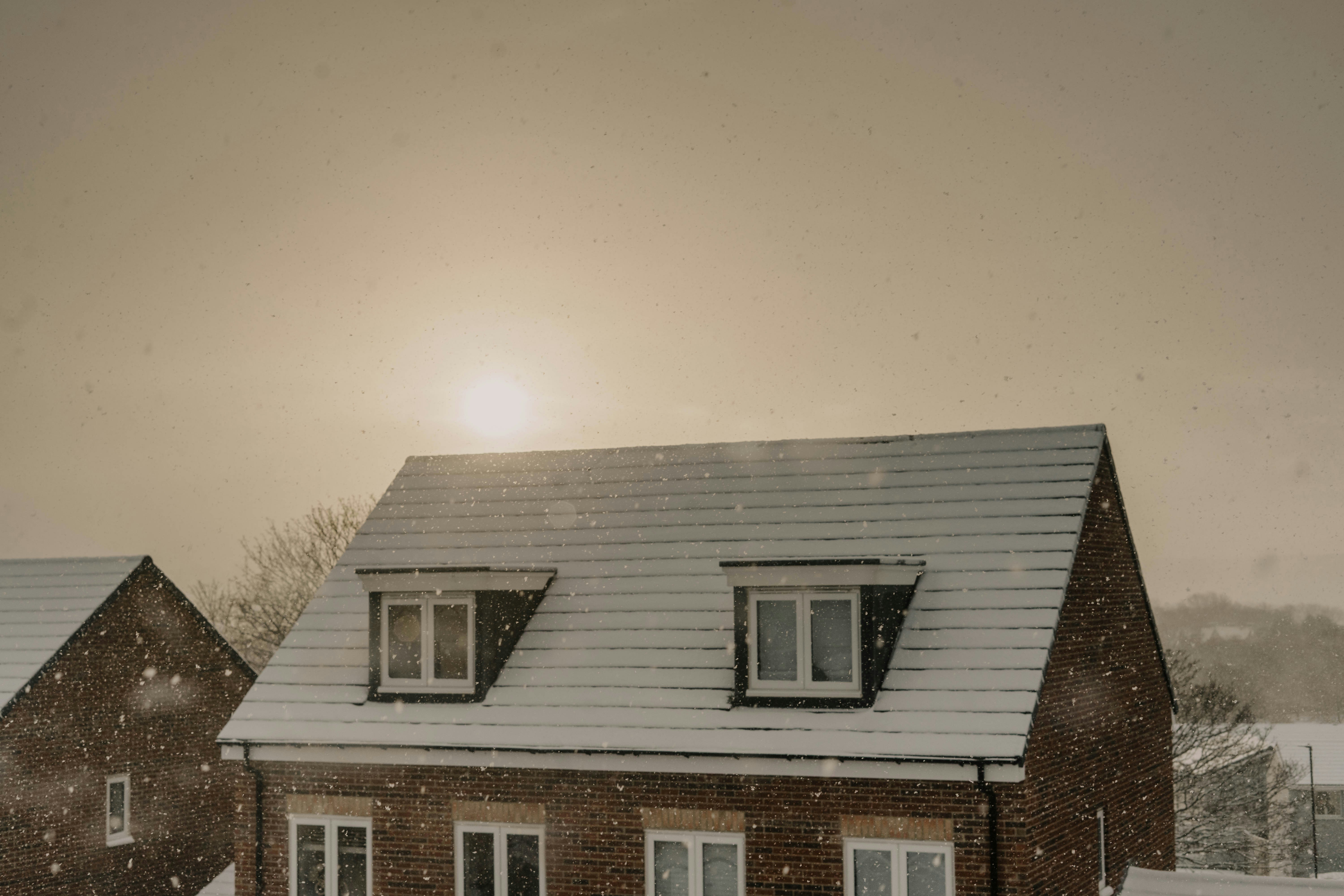 太陽光発電は雪国で使える？積雪地域での設置角度と発電効率関連画像