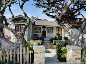 A charming wooden fence surrounding a cozy suburban home in Front Royal.