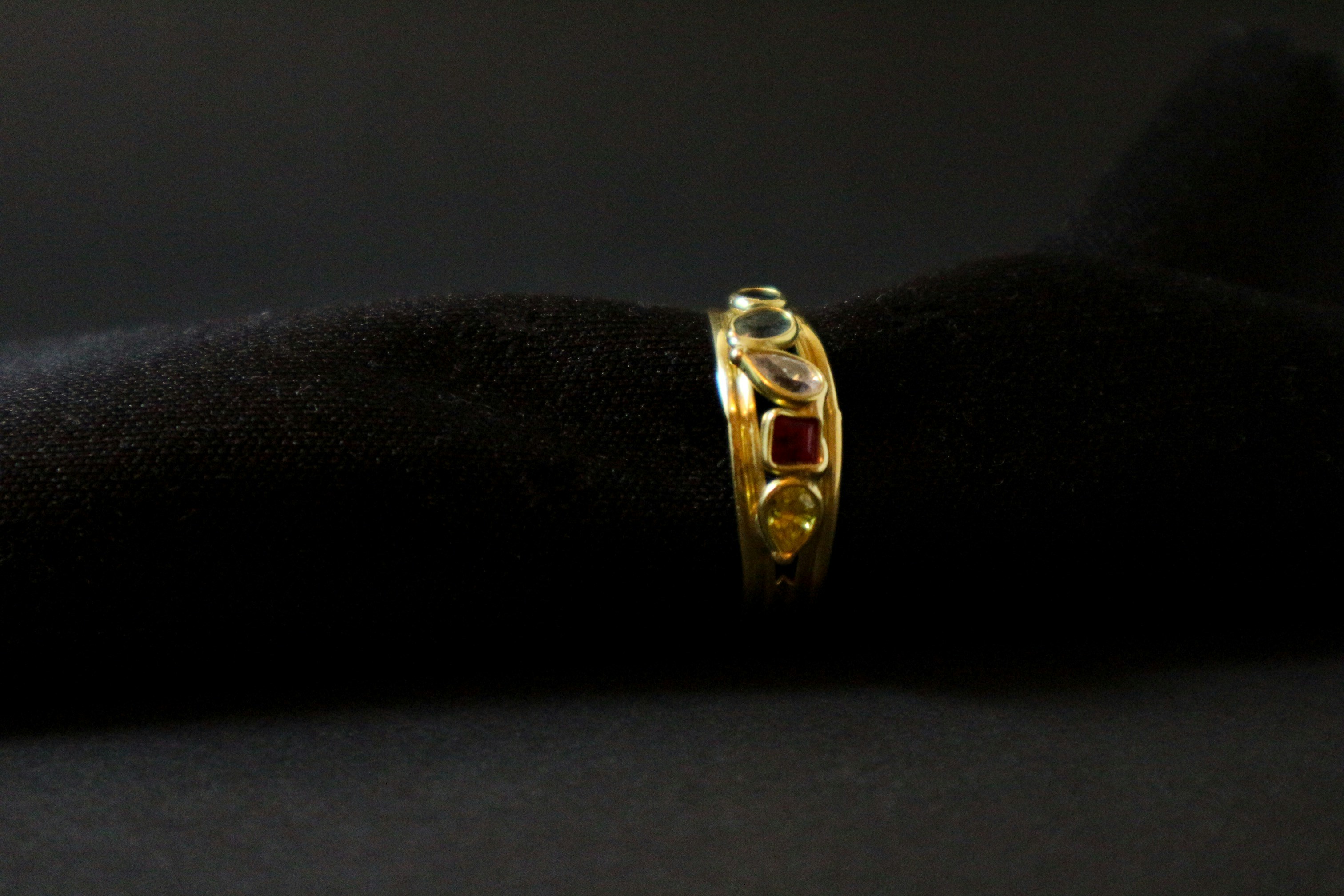 Anillo de oro