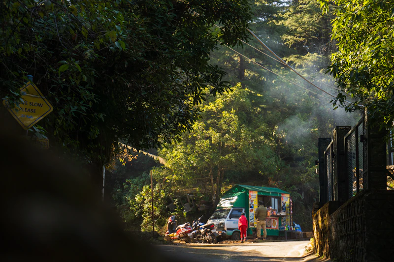 Best Local Shopping in Mussoorie: Bazaars, Textiles, and Crafts Worth Buying