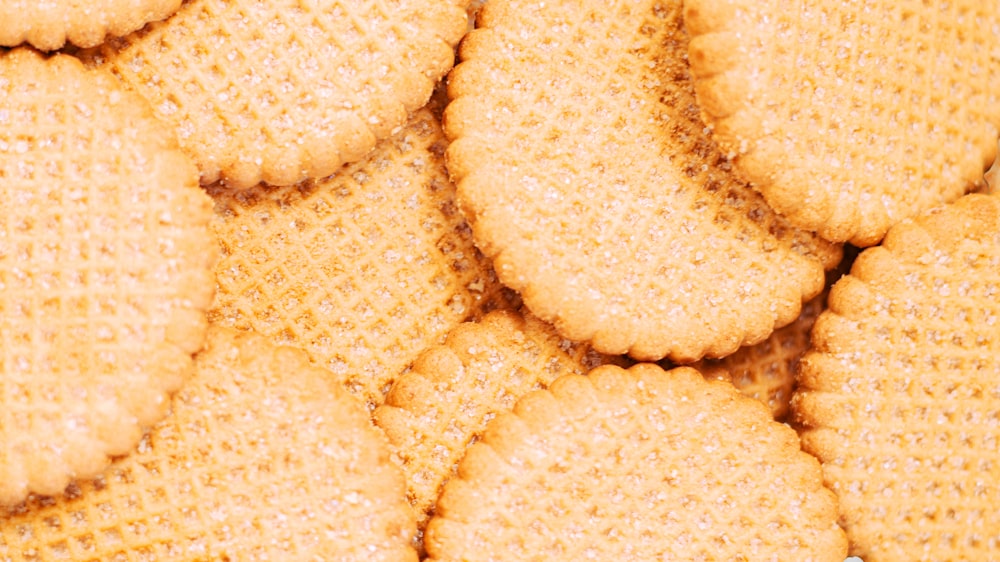 gros plan d’un tas de biscuits