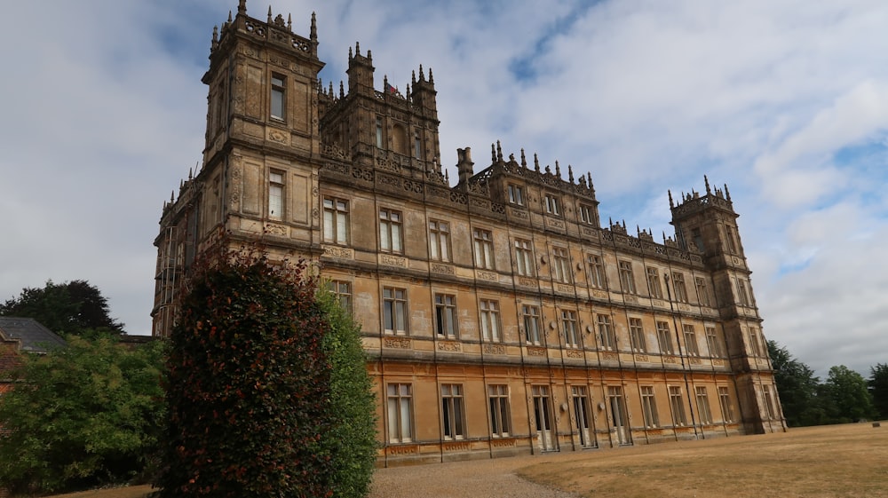 a large building with a tall tower on top of it