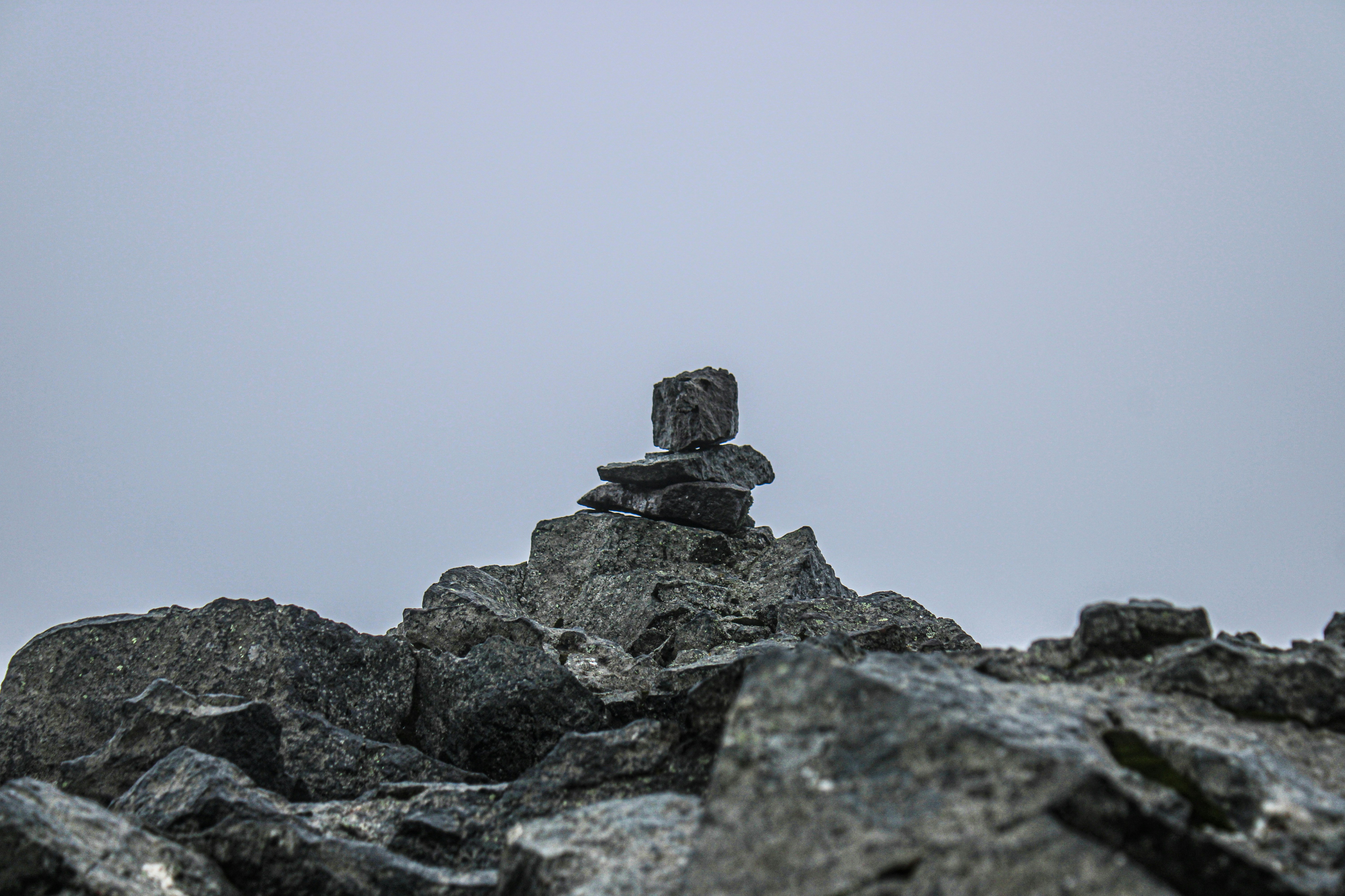 Cairn, un jeu d'escalade sur la persévérance et l'obsession