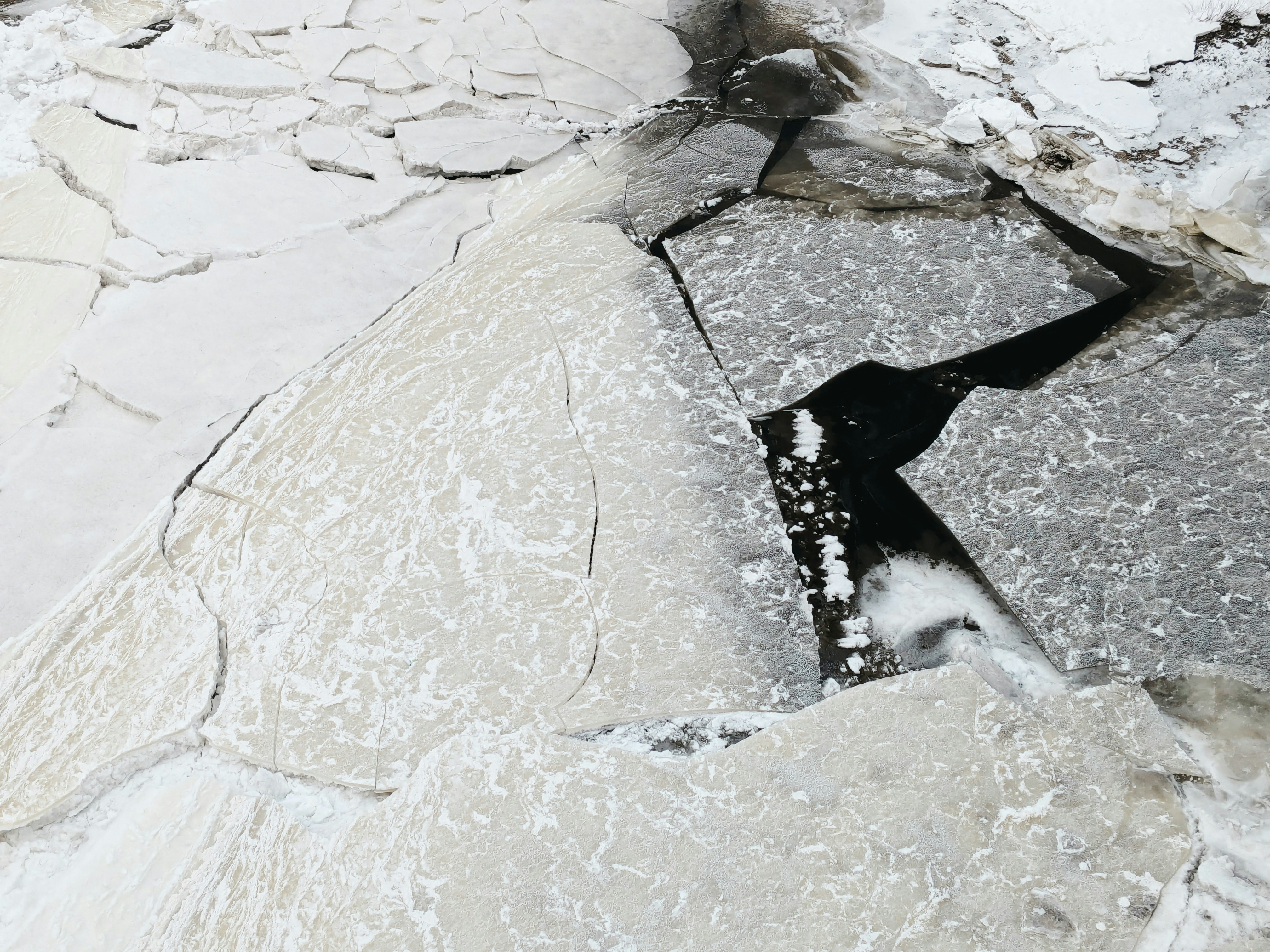 Lussand Glacial Potholes photo 3
