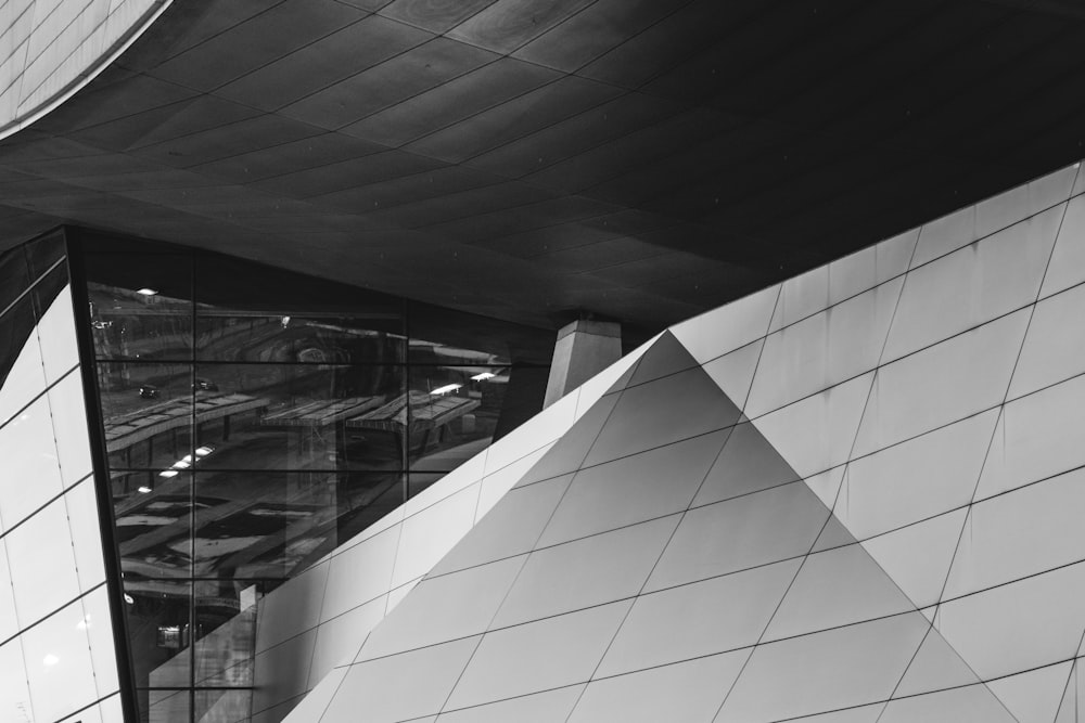 a black and white photo of a building