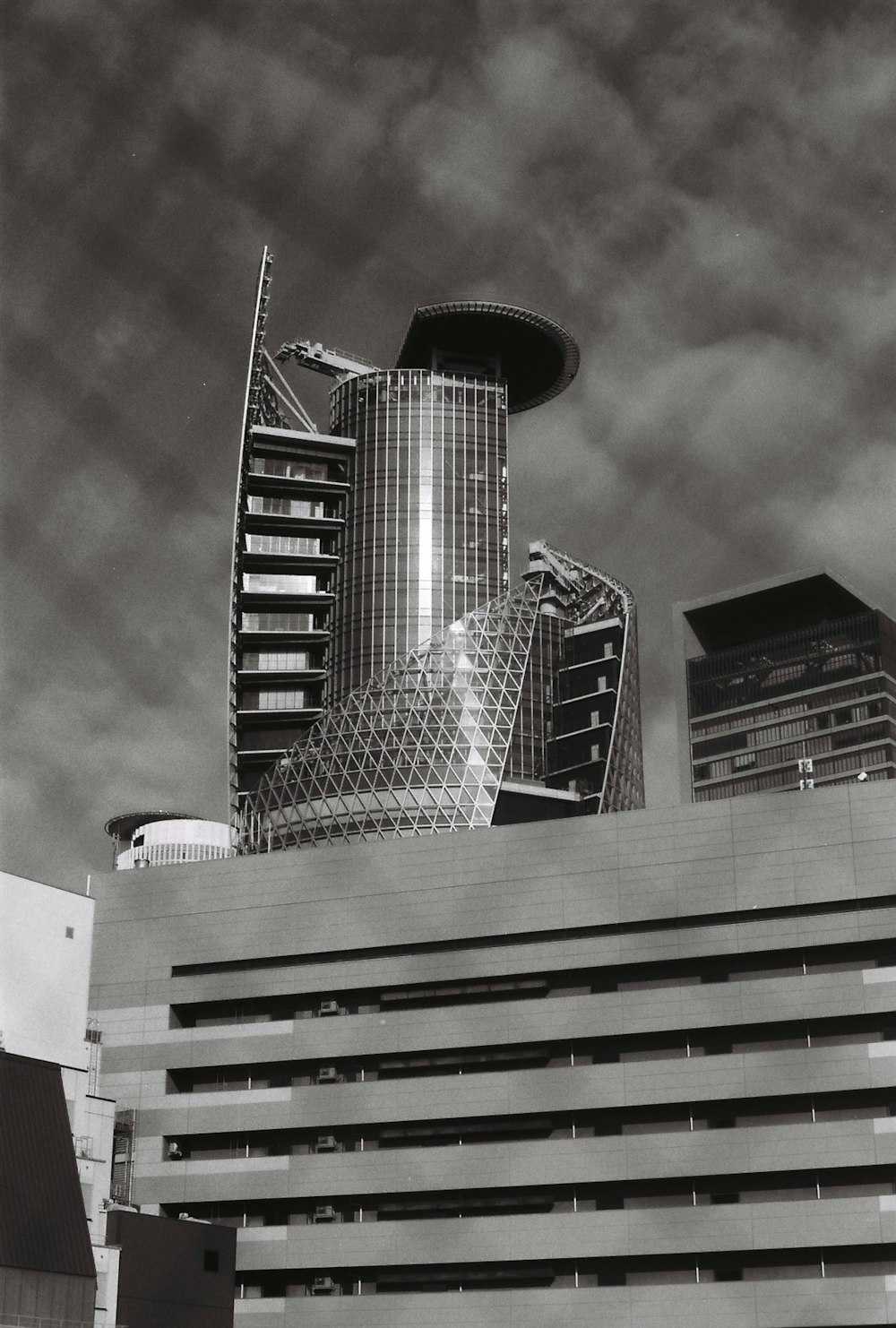 a black and white photo of a tall building