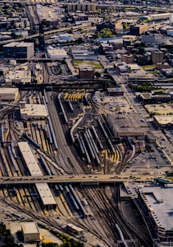 Satellite view showing multiple tracked assets across a city map.