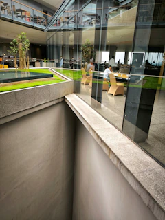 Casual meeting area filled with plants where ideas flow and new app concepts come to life at oriolplay.